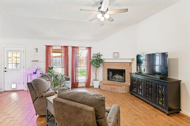 540 Cambridge Drive, Saginaw, TX 76179