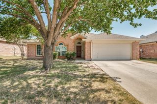 540 Cambridge Drive, Saginaw, TX 76179