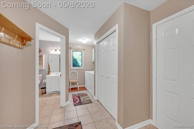 2243 Ridgemoor Court, Burton, MI 48509