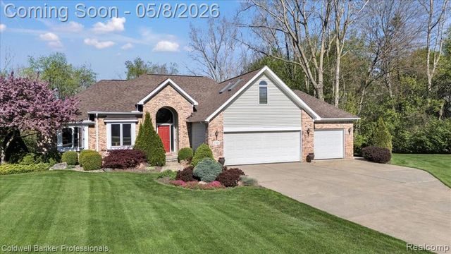 2243 Ridgemoor Court, Burton, MI 48509