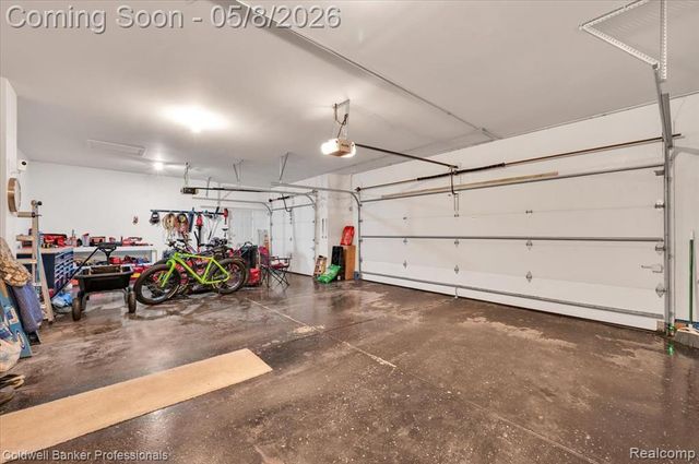 2243 Ridgemoor Court, Burton, MI 48509