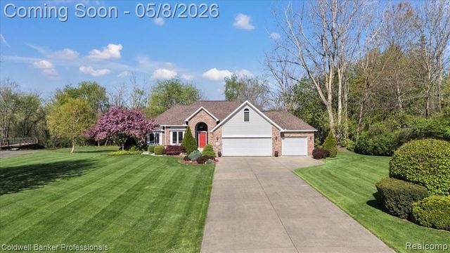 2243 Ridgemoor Court, Burton, MI 48509