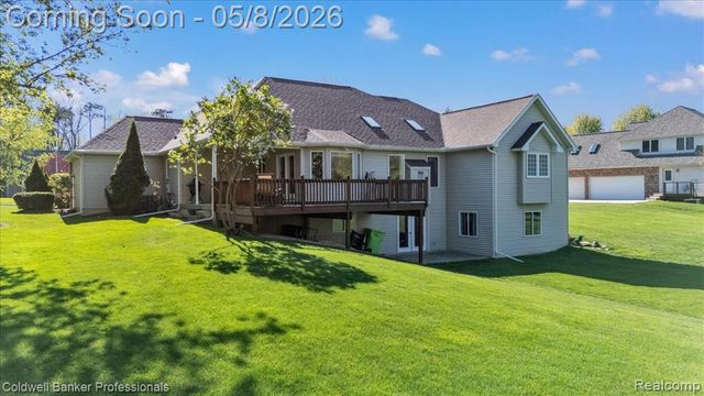 2243 Ridgemoor Court, Burton, MI 48509
