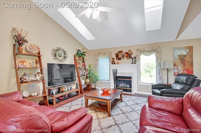 2243 Ridgemoor Court, Burton, MI 48509