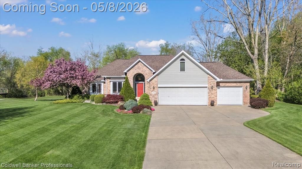 2243 Ridgemoor Court, Burton, MI 48509