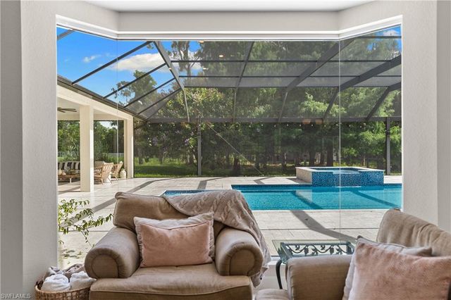 6521 Livingston Woods LN, Naples, FL 34109