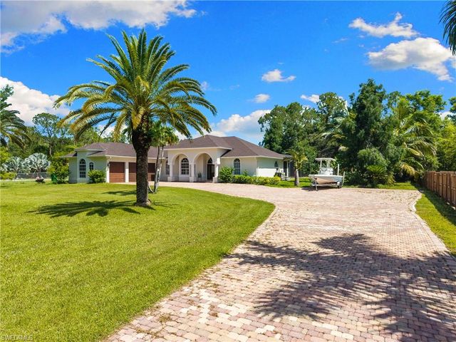 6521 Livingston Woods LN, Naples, FL 34109