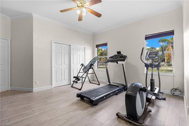 6521 Livingston Woods LN, Naples, FL 34109