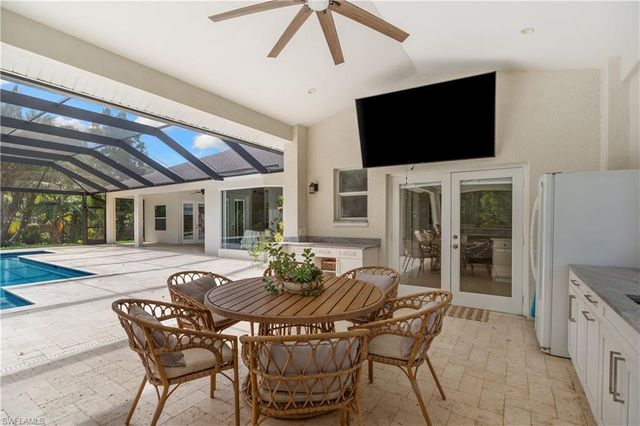 6521 Livingston Woods LN, Naples, FL 34109