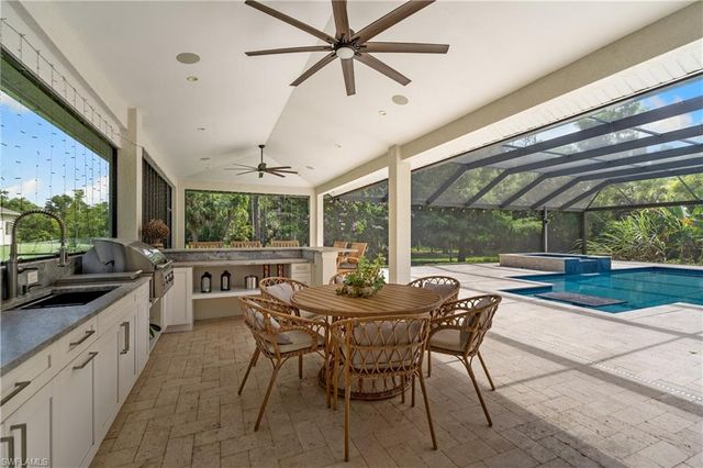 6521 Livingston Woods LN, Naples, FL 34109