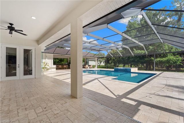 6521 Livingston Woods LN, Naples, FL 34109