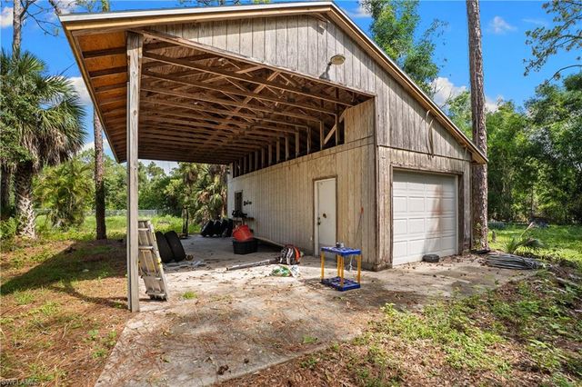 6521 Livingston Woods LN, Naples, FL 34109