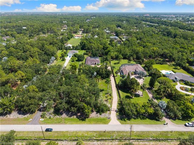 6521 Livingston Woods LN, Naples, FL 34109