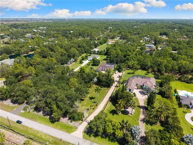 6521 Livingston Woods LN, Naples, FL 34109