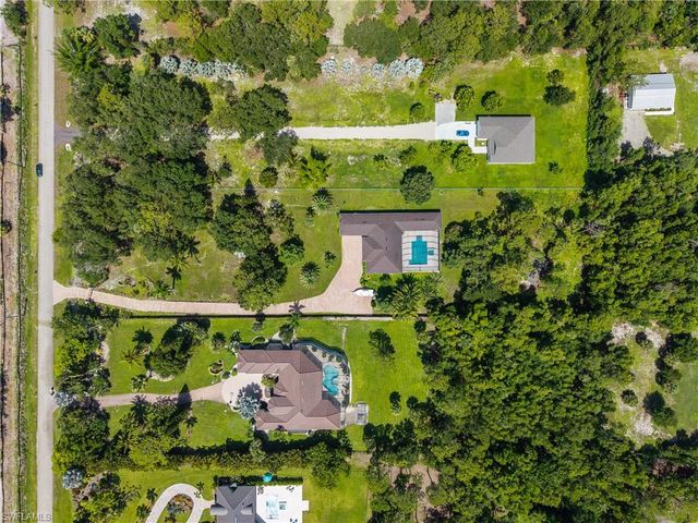 6521 Livingston Woods LN, Naples, FL 34109