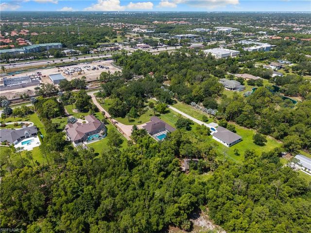 6521 Livingston Woods LN, Naples, FL 34109