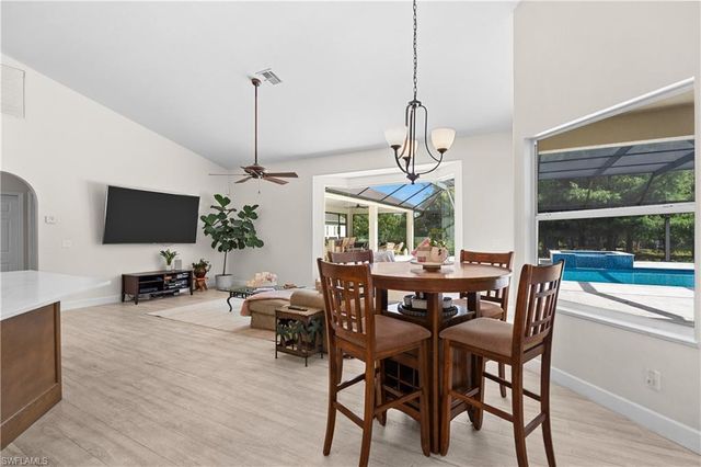 6521 Livingston Woods LN, Naples, FL 34109