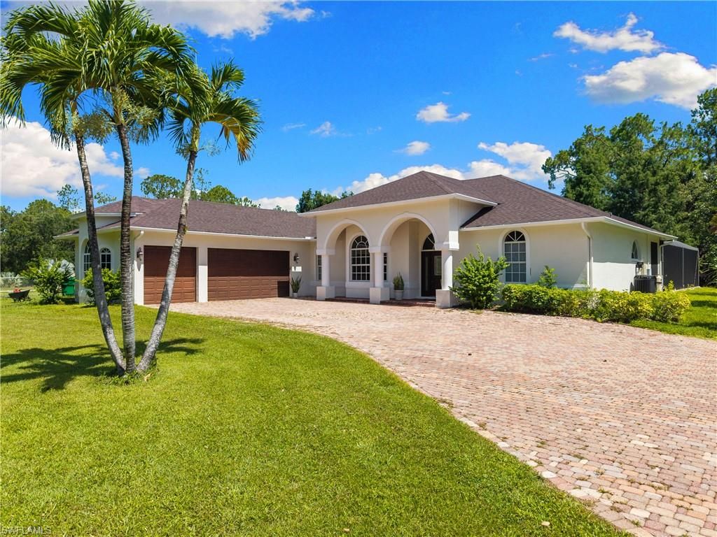 6521 Livingston Woods LN, Naples, FL 34109