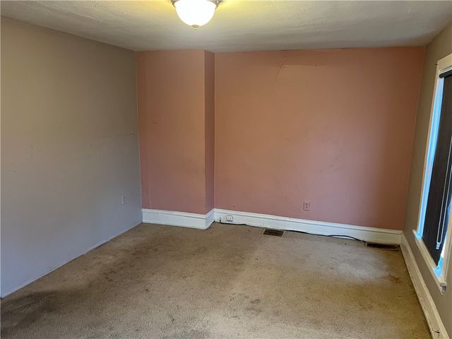 929 Woodbourne Ave, Brookline, PA 15226