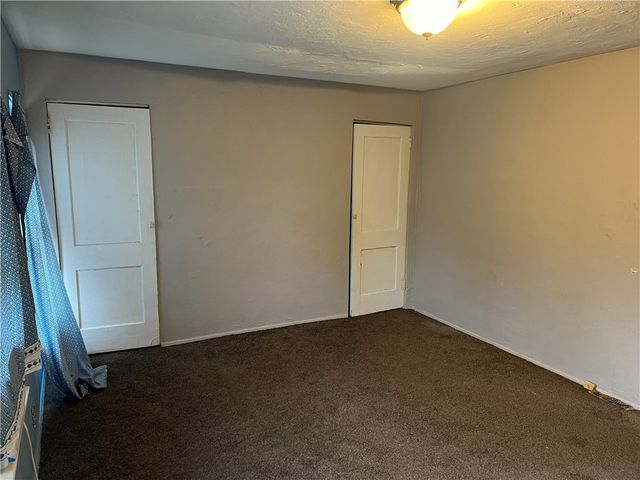 929 Woodbourne Ave, Brookline, PA 15226