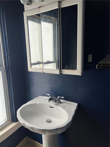 929 Woodbourne Ave, Brookline, PA 15226