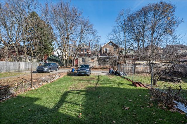 929 Woodbourne Ave, Brookline, PA 15226