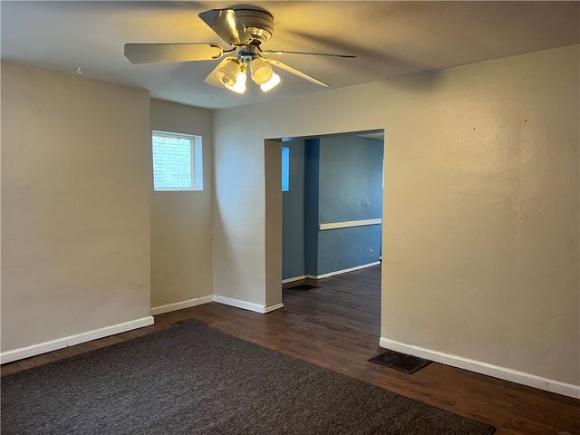 929 Woodbourne Ave, Brookline, PA 15226