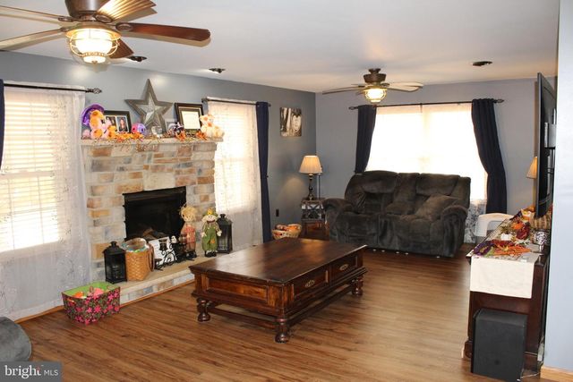 95 BENNS HILL RD, Bangor, PA 18013