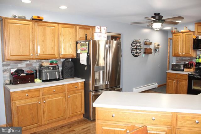 95 BENNS HILL RD, Bangor, PA 18013