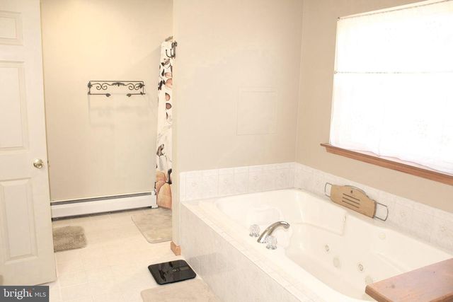 95 BENNS HILL RD, Bangor, PA 18013