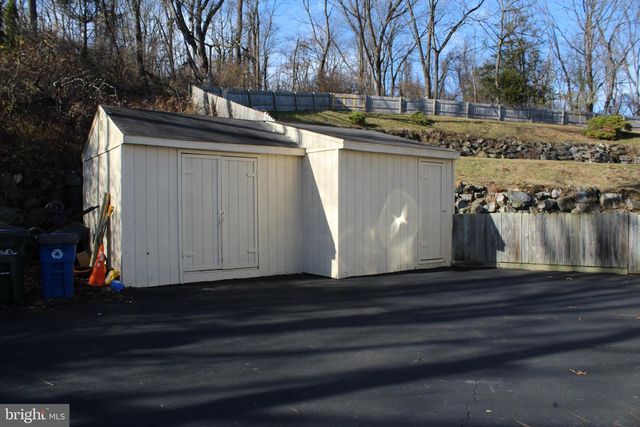 95 BENNS HILL RD, Bangor, PA 18013