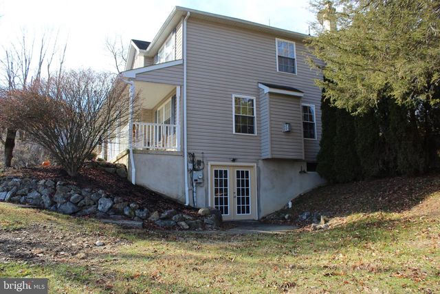 95 BENNS HILL RD, Bangor, PA 18013