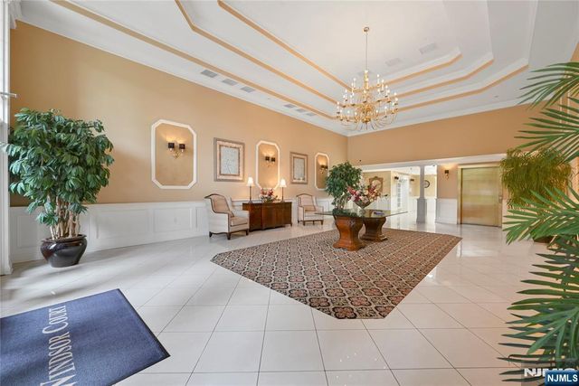 175 Rochelle Avenue 323, Rochelle Park, NJ 07662