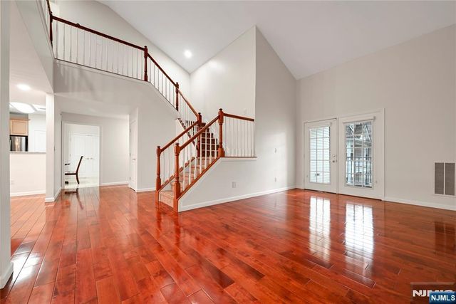 175 Rochelle Avenue 323, Rochelle Park, NJ 07662