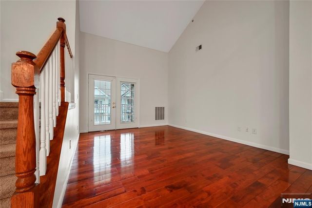 175 Rochelle Avenue 323, Rochelle Park, NJ 07662