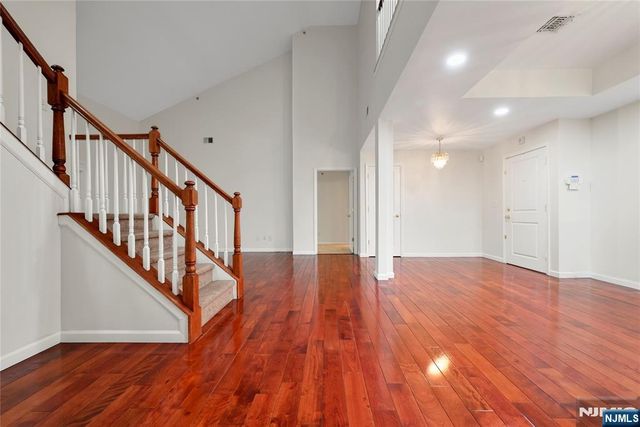 175 Rochelle Avenue 323, Rochelle Park, NJ 07662