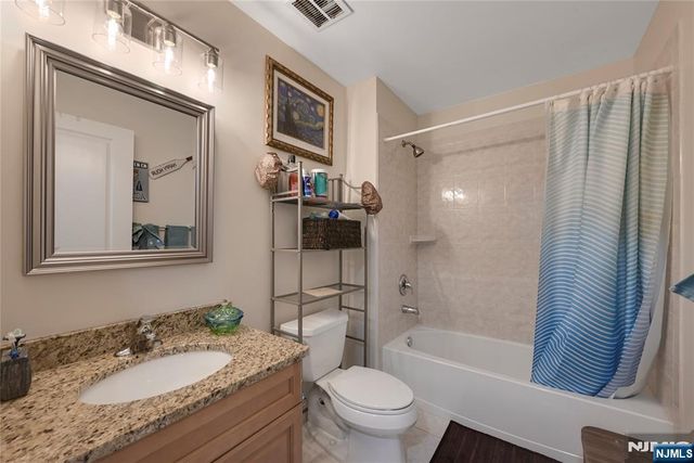 175 Rochelle Avenue 323, Rochelle Park, NJ 07662