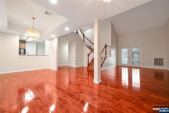 175 Rochelle Avenue 323, Rochelle Park, NJ 07662