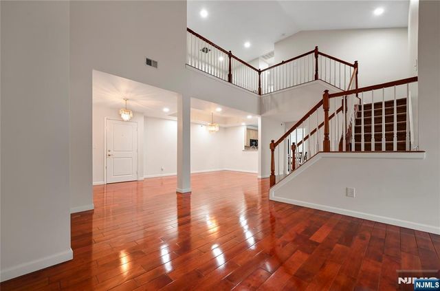 175 Rochelle Avenue 323, Rochelle Park, NJ 07662
