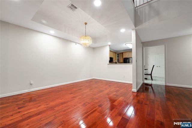 175 Rochelle Avenue 323, Rochelle Park, NJ 07662