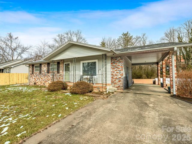 46 Sunny Acres Drive, Etowah, NC 28729