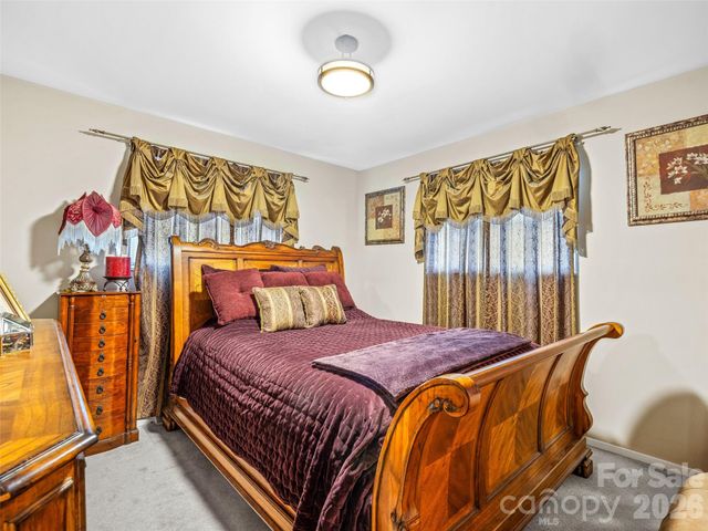 46 Sunny Acres Drive, Etowah, NC 28729