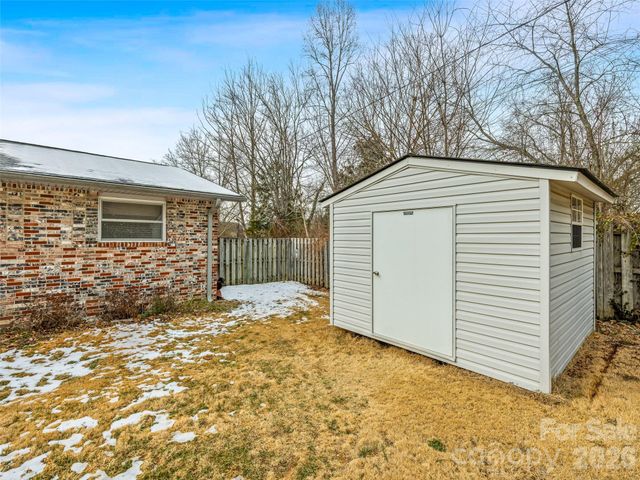 46 Sunny Acres Drive, Etowah, NC 28729