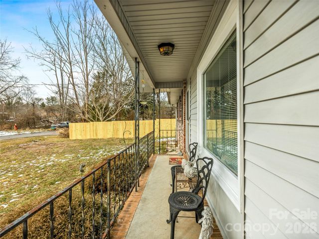 46 Sunny Acres Drive, Etowah, NC 28729