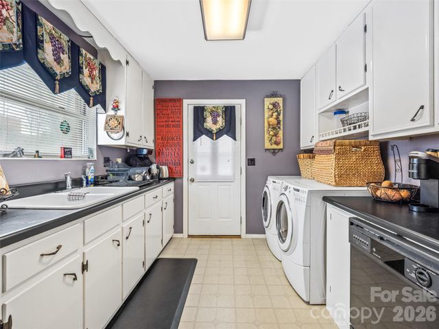 46 Sunny Acres Drive, Etowah, NC 28729