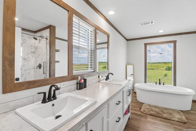 2629 Fm 1332, Jourdanton, TX 78026
