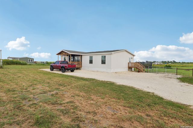 2629 Fm 1332, Jourdanton, TX 78026