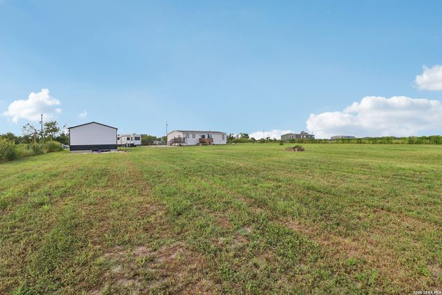 2629 Fm 1332, Jourdanton, TX 78026