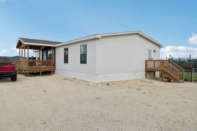 2629 Fm 1332, Jourdanton, TX 78026