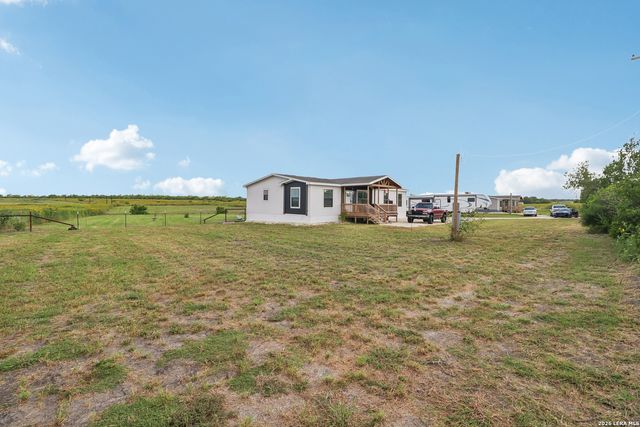 2629 Fm 1332, Jourdanton, TX 78026
